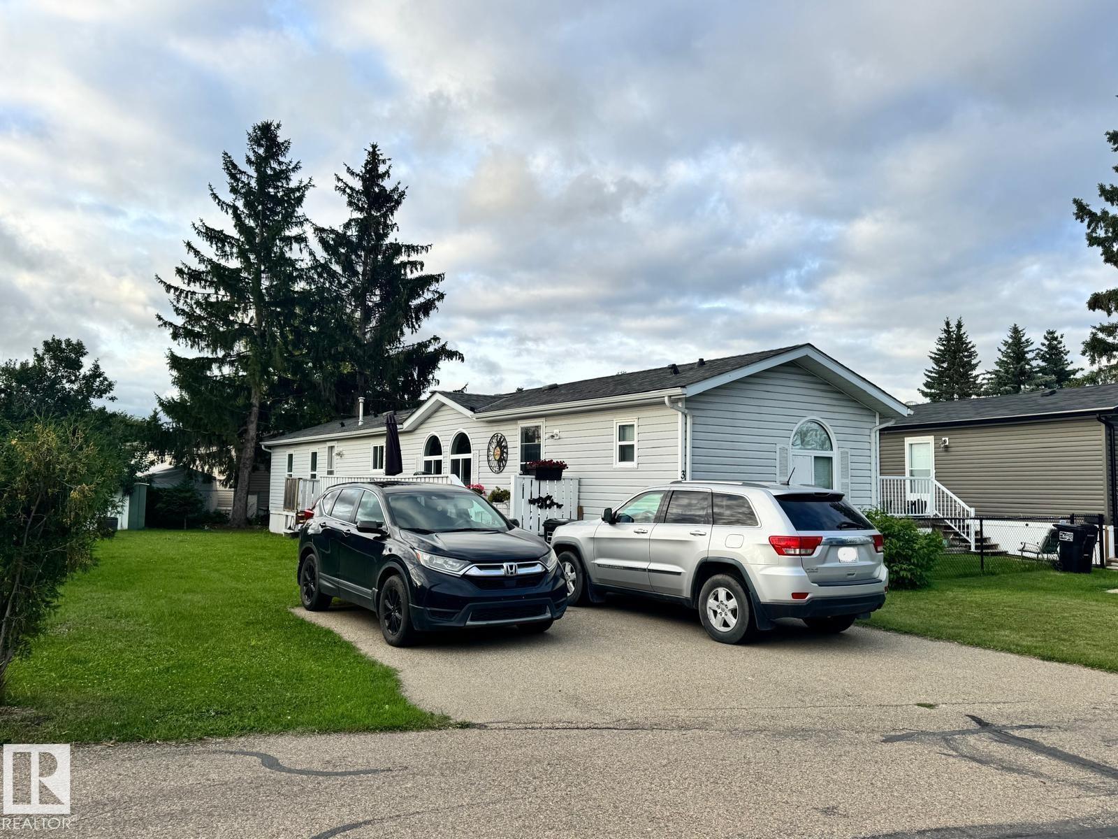 Photo 2 of 388 Evergreen Pa Nw Nw, Edmonton AB