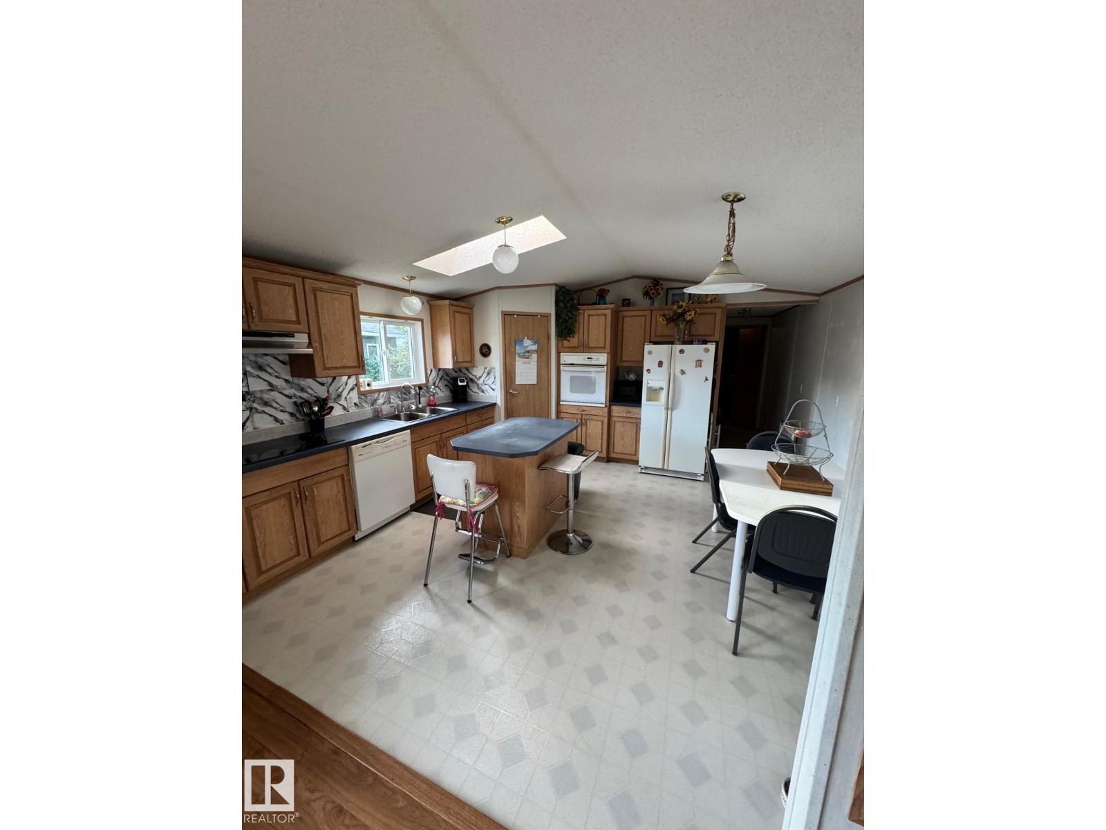 Photo 5 of 388 Evergreen Pa Nw Nw, Edmonton AB