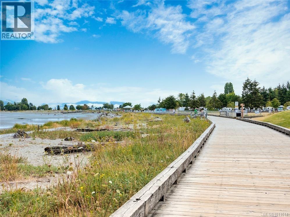 Photo 46 of 501 502 C 181 Beachside Dr, Parksville BC