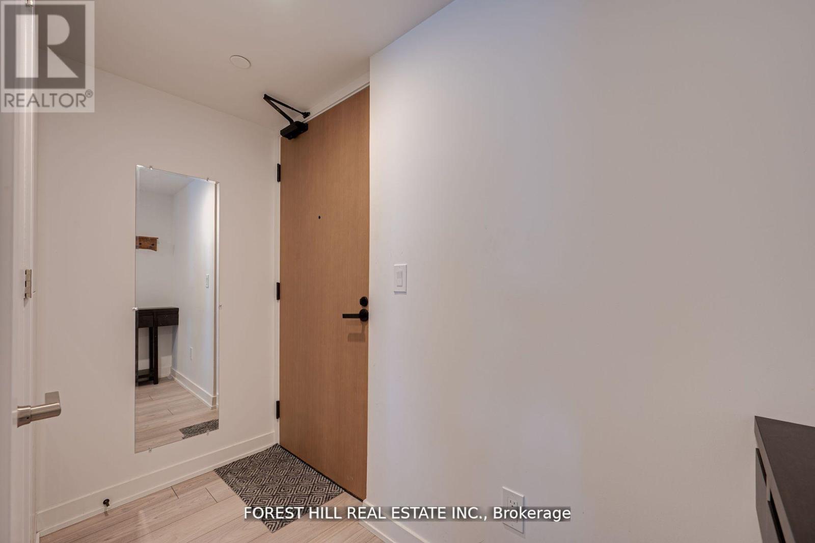 Photo 3 of 411 8 Tippett Road, Toronto ON