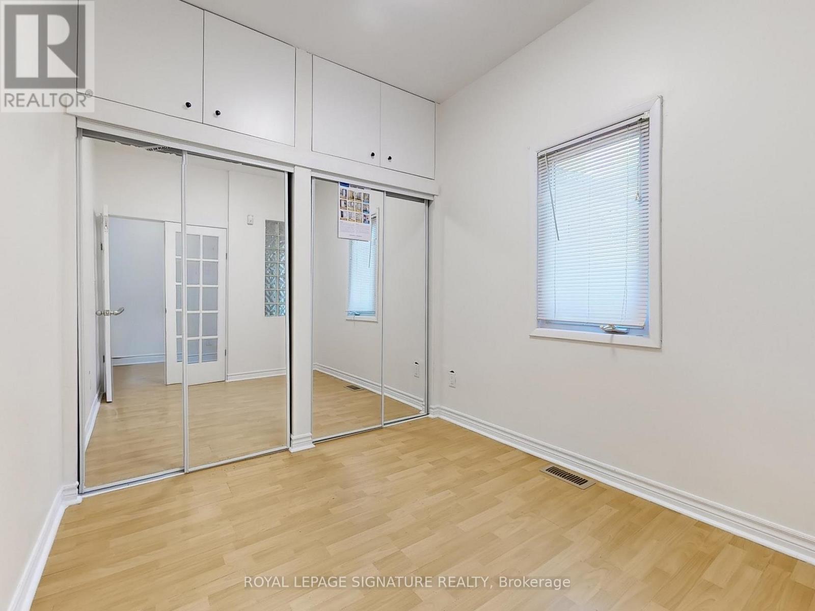 Photo 15 of 2 21 Yongeview Avenue, Richmond Hill ON