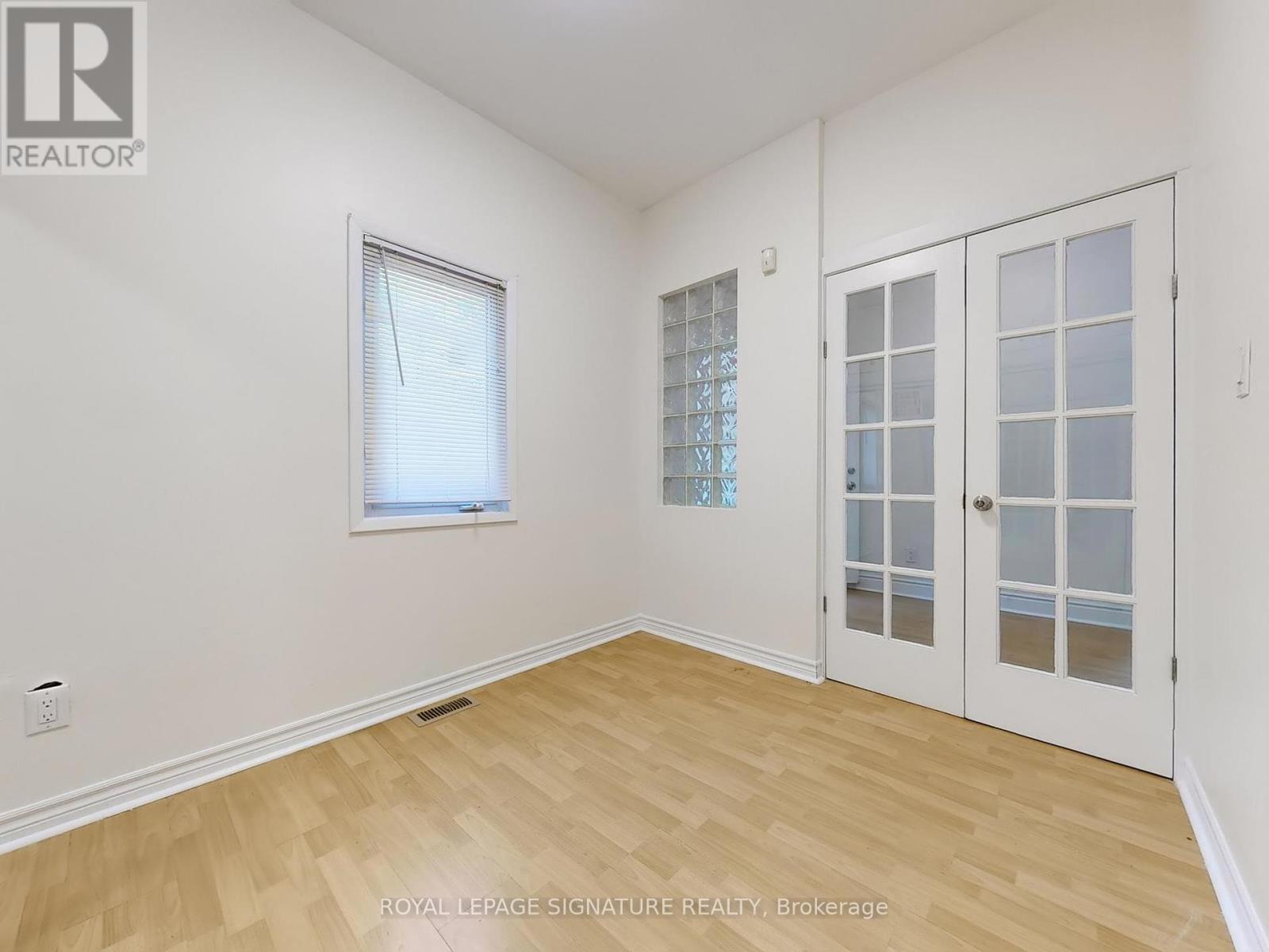 Photo 16 of 2 21 Yongeview Avenue, Richmond Hill ON