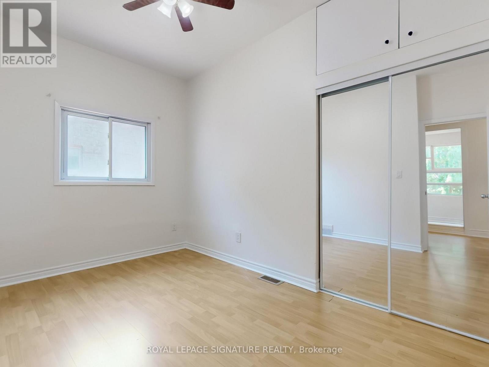 Photo 17 of 2 21 Yongeview Avenue, Richmond Hill ON