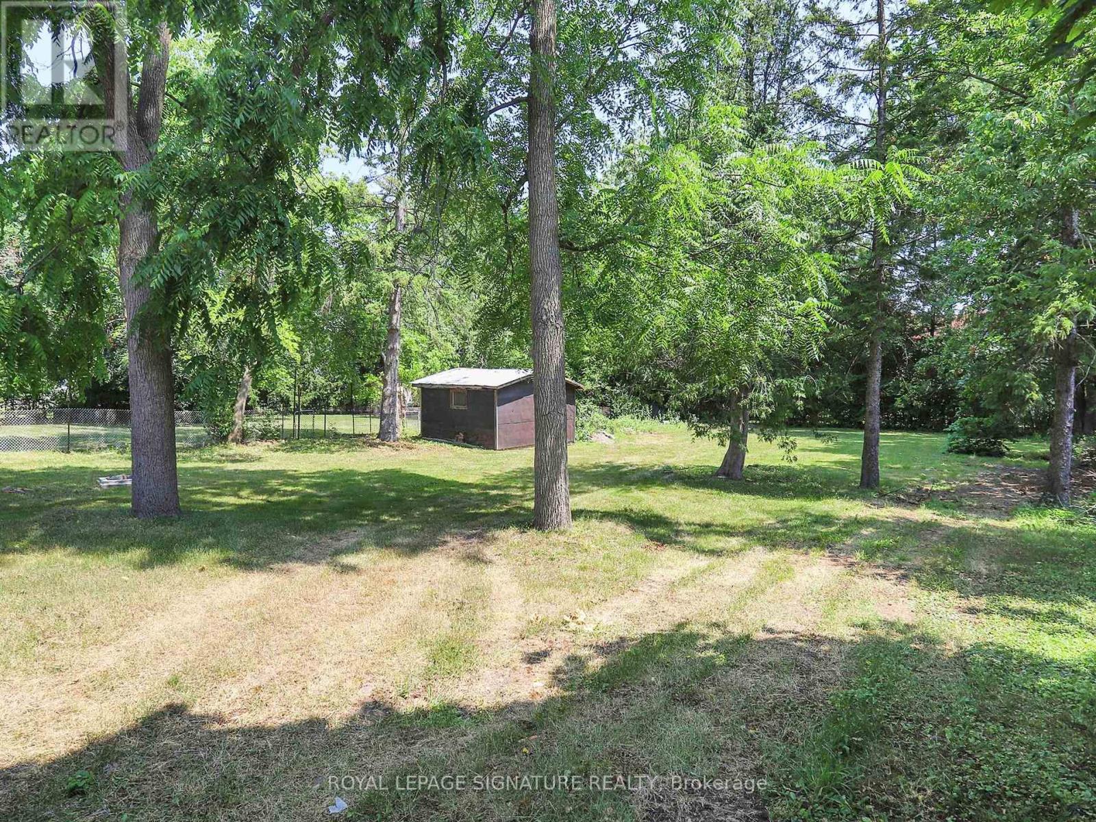 Photo 22 of 2 21 Yongeview Avenue, Richmond Hill ON
