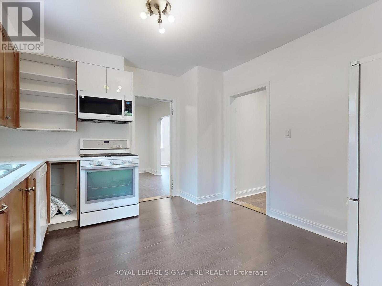 Photo 14 of 1 21 Yongeview Avenue, Richmond Hill ON