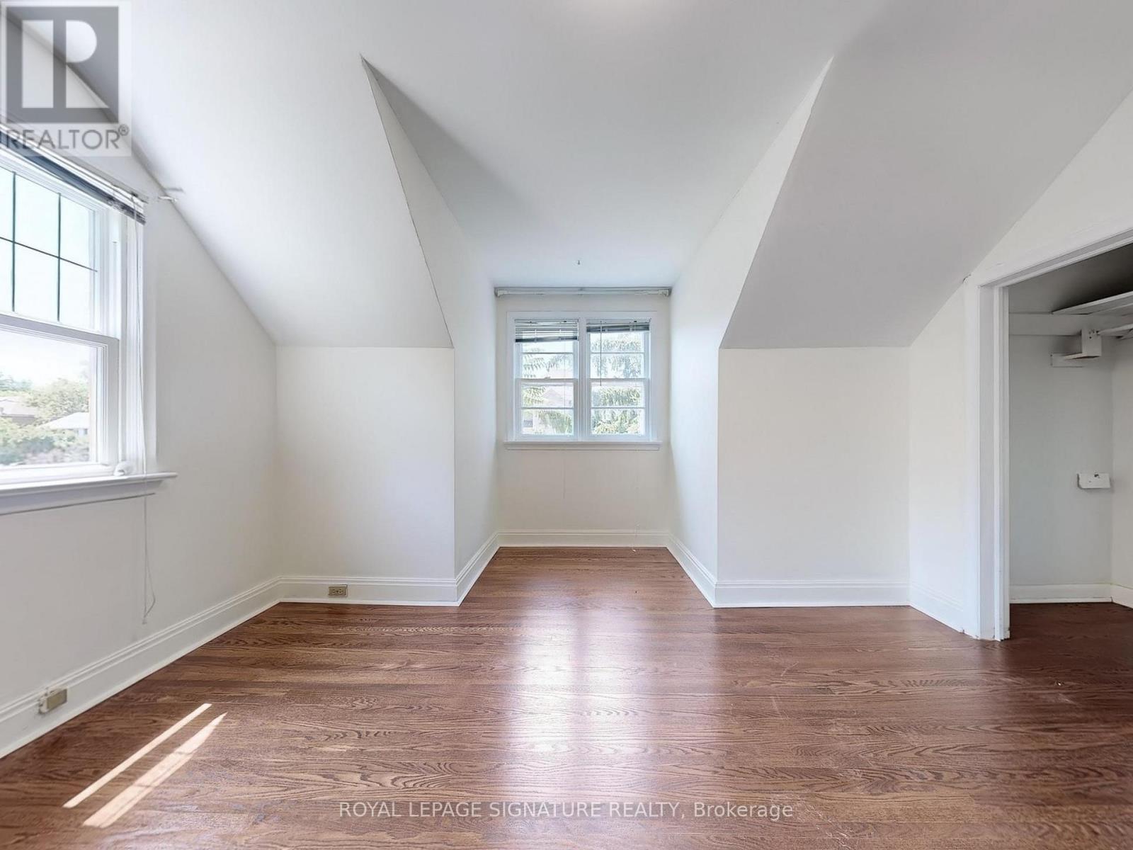 Photo 22 of 1 21 Yongeview Avenue, Richmond Hill ON