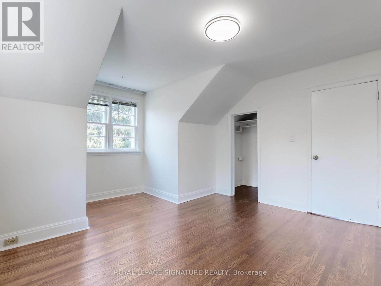 Photo 23 of 1 21 Yongeview Avenue, Richmond Hill ON