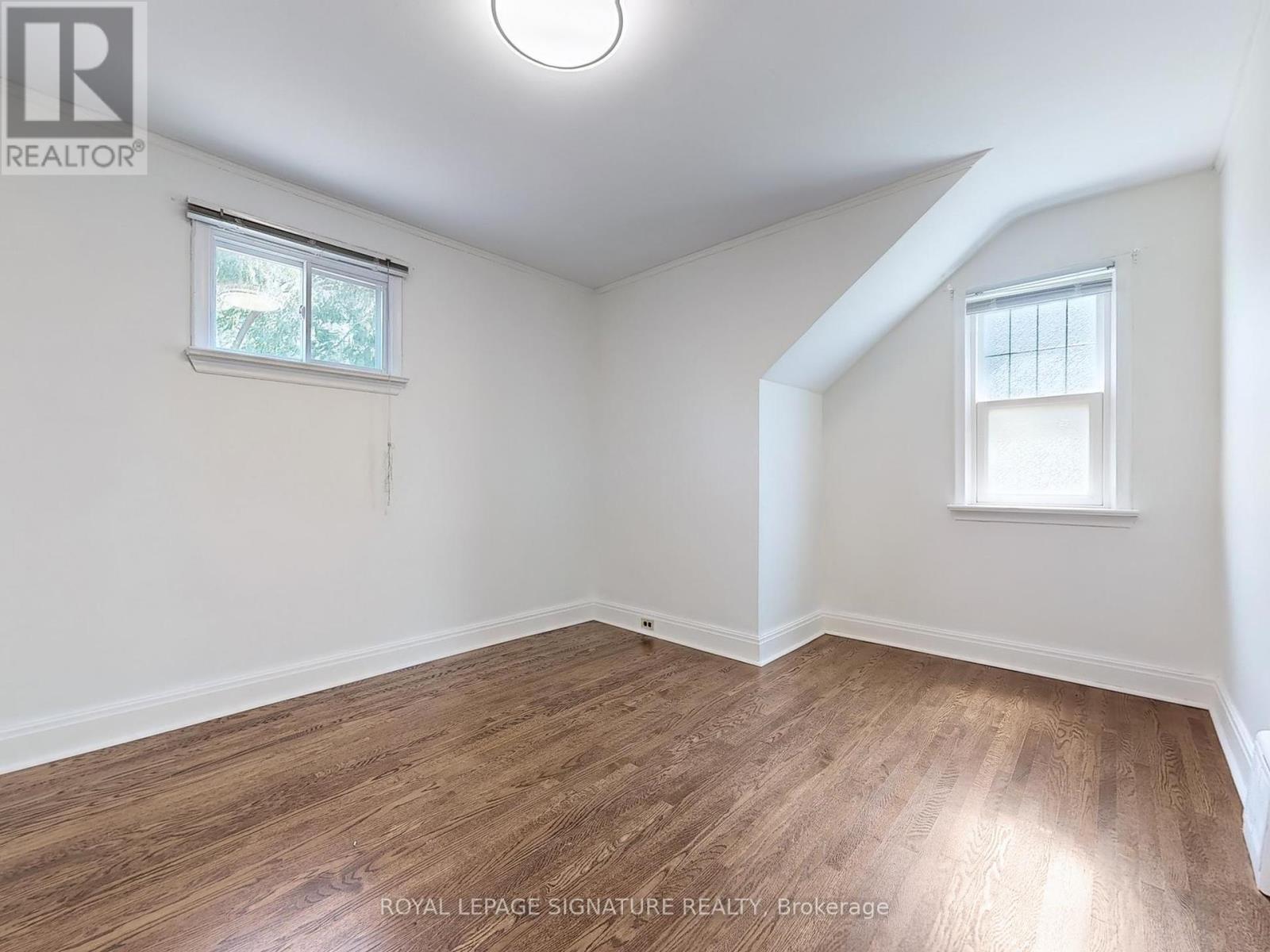 Photo 27 of 1 21 Yongeview Avenue, Richmond Hill ON