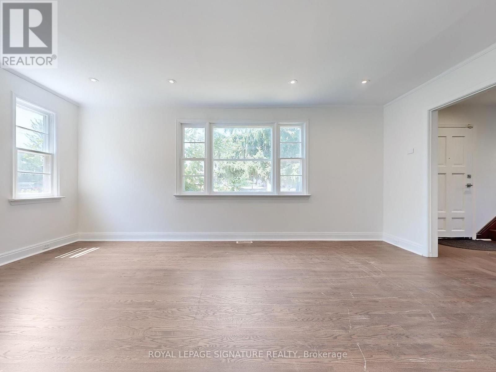 Photo 6 of 1 21 Yongeview Avenue, Richmond Hill ON