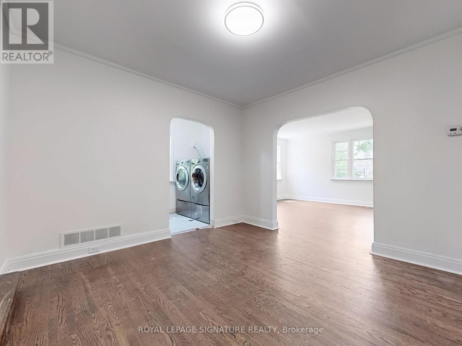 Photo 8 of 1 21 Yongeview Avenue, Richmond Hill ON