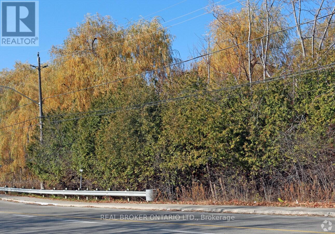 Photo 2 of 24 Brookside Road, Richmond Hill ON