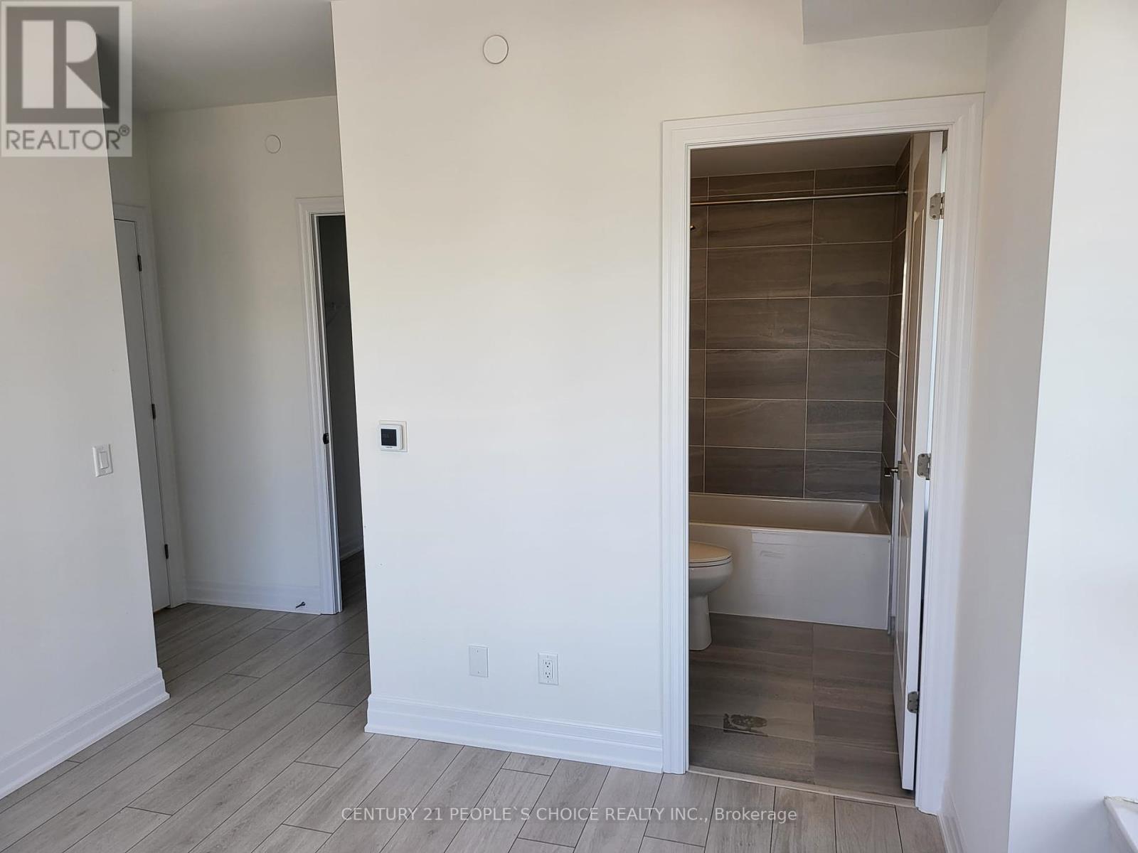 Photo 16 of 1102 30 Elm Drive W, Mississauga ON