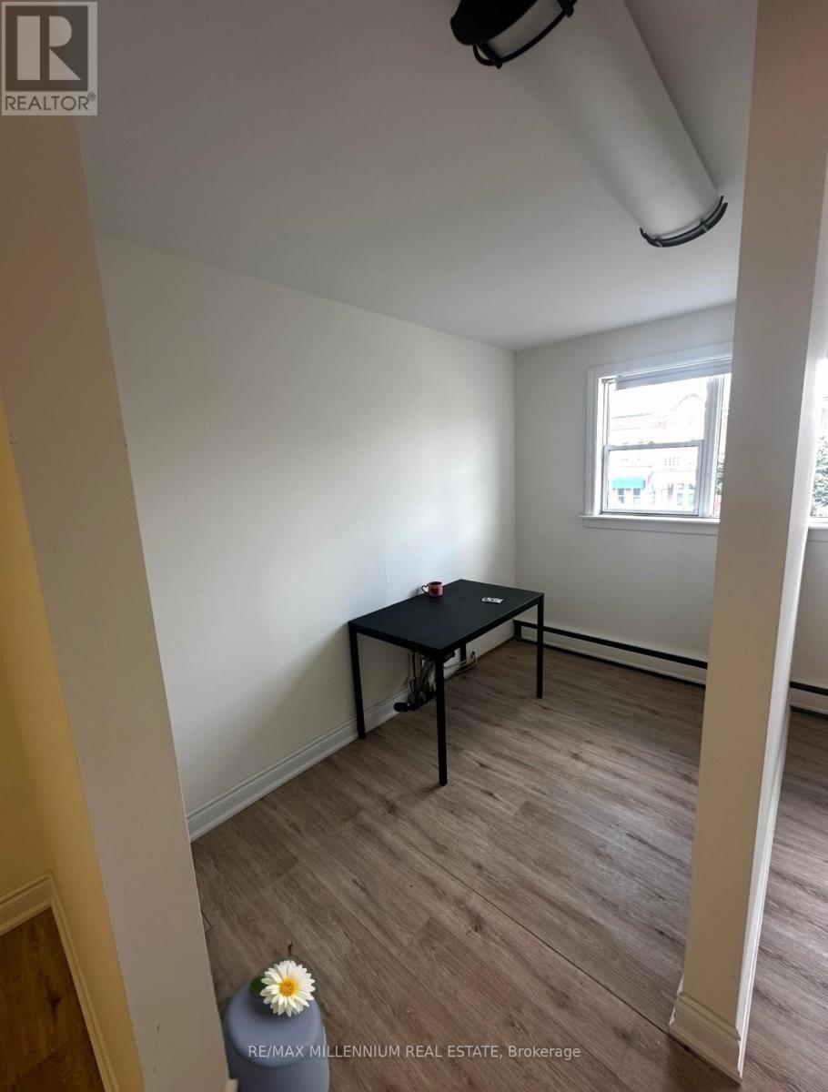 Photo 4 of Upper 2 224 Queen Street S, Mississauga ON