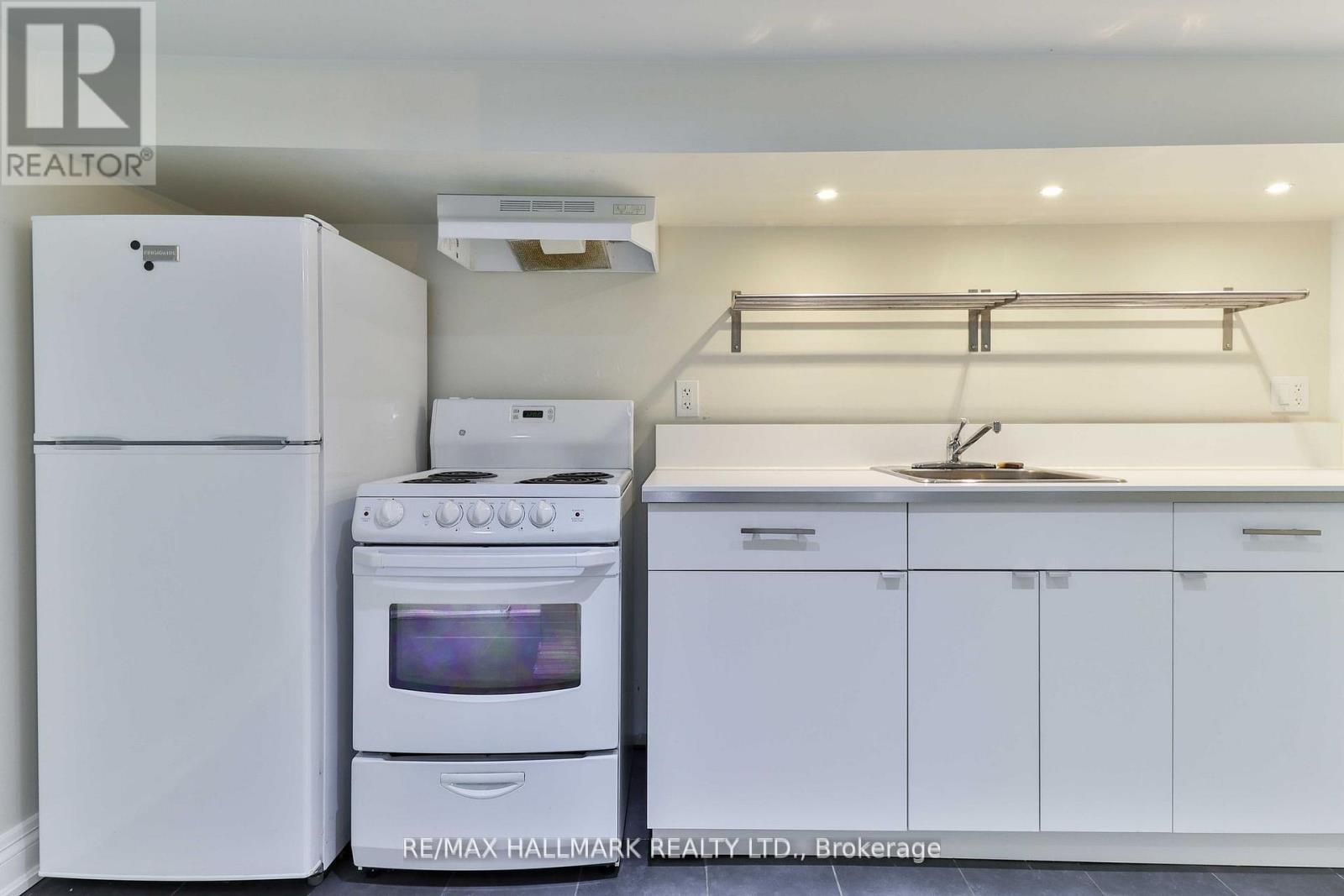 Photo 3 of 281 Symington Avenue, Toronto ON