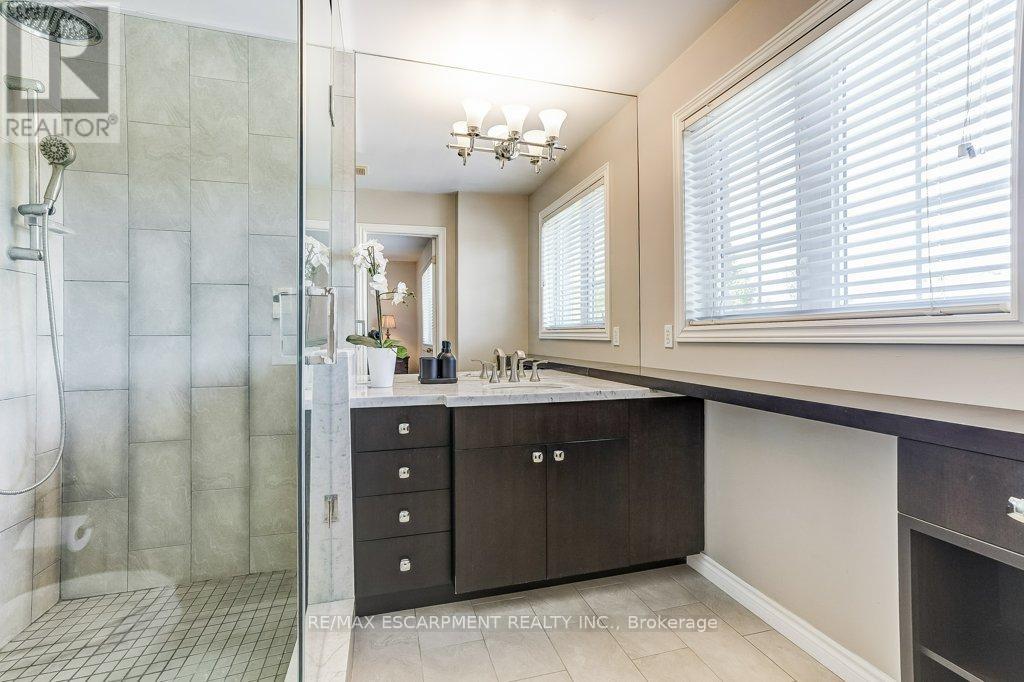 Photo 17 of 4134 Medland Drive, Burlington ON