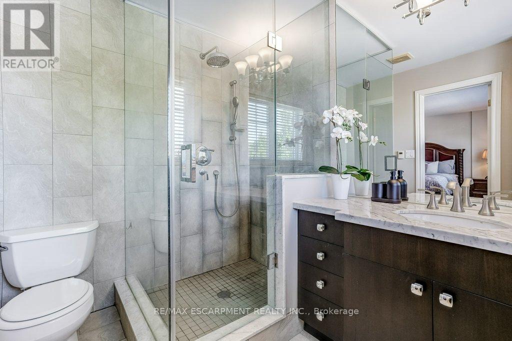 Photo 18 of 4134 Medland Drive, Burlington ON