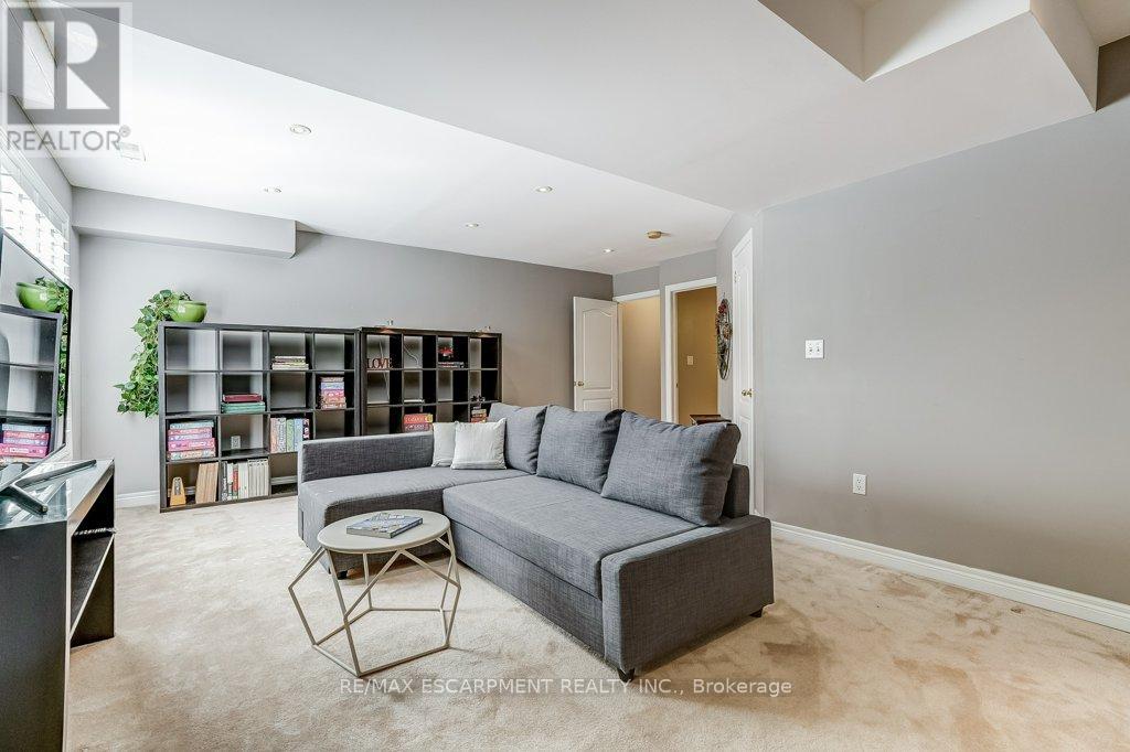 Photo 25 of 4134 Medland Drive, Burlington ON