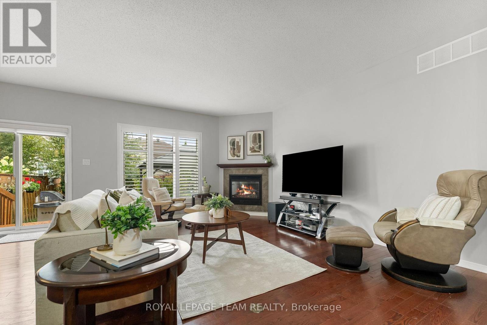 Photo 4 of 200 Edey Street, Arnprior ON