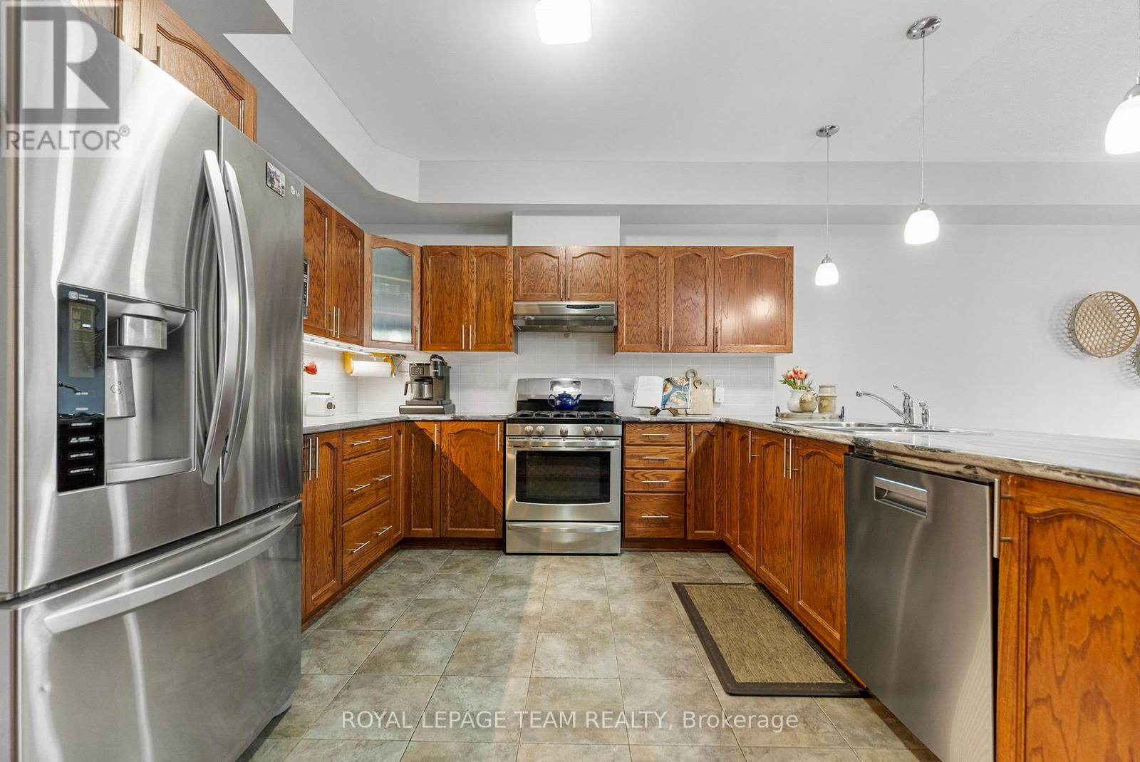 Photo 9 of 200 Edey Street, Arnprior ON