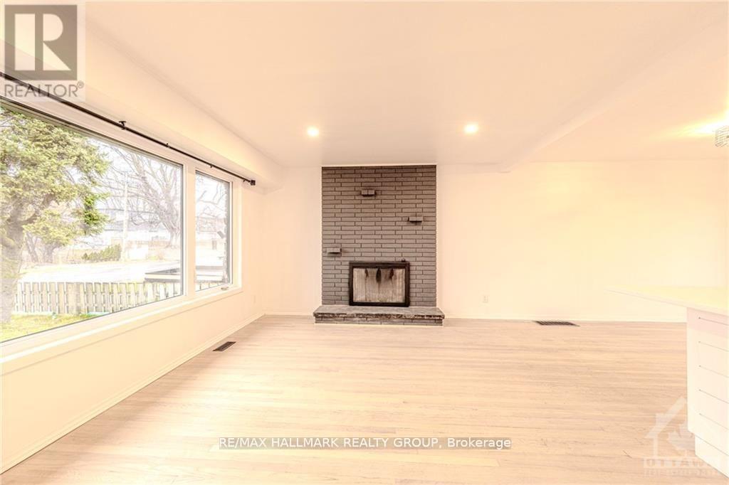 Photo 5 of A 18 Majestic Drive, Ottawa ON
