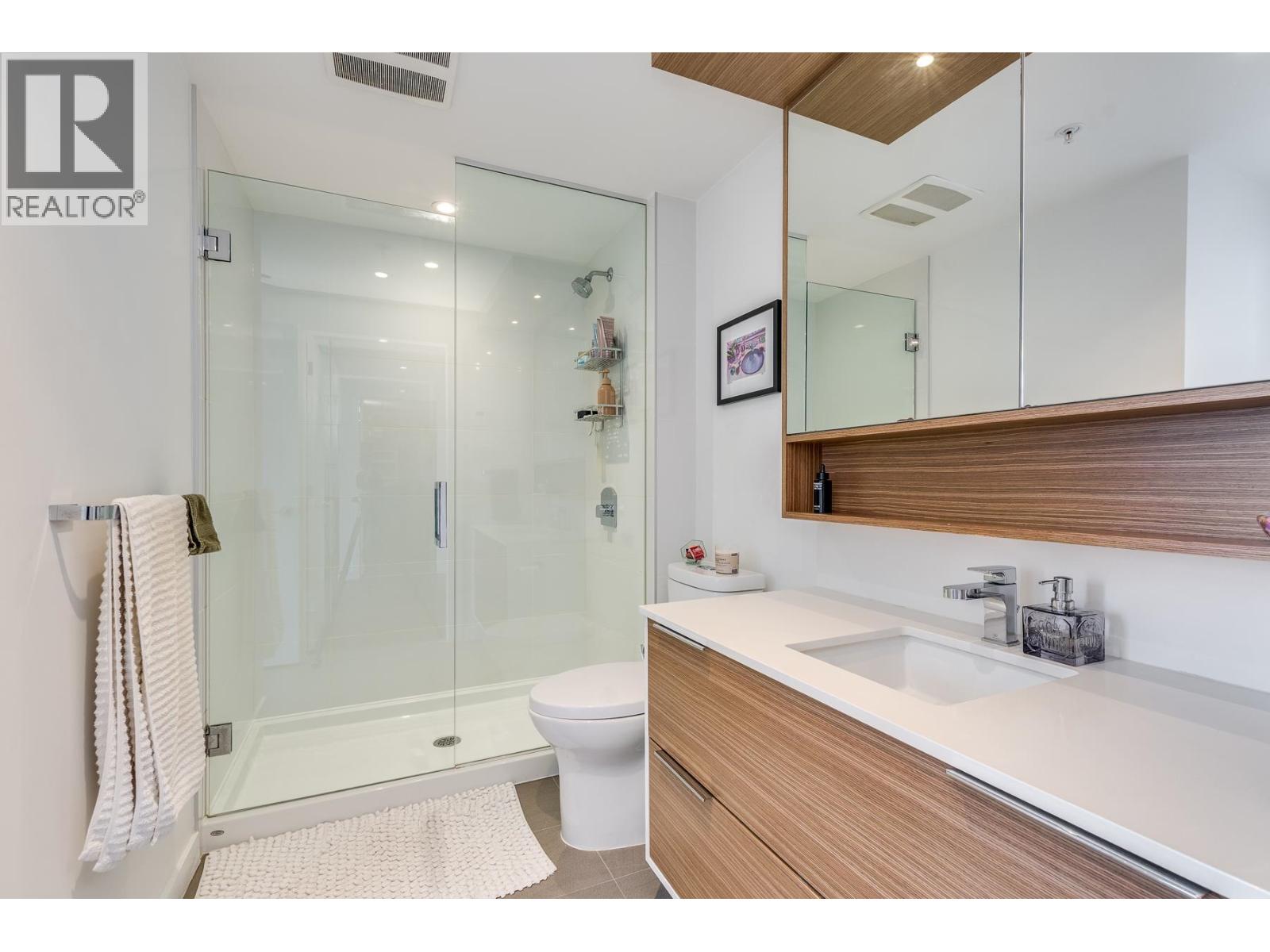 Photo 9 of 516 1661 Quebec Street, Vancouver BC