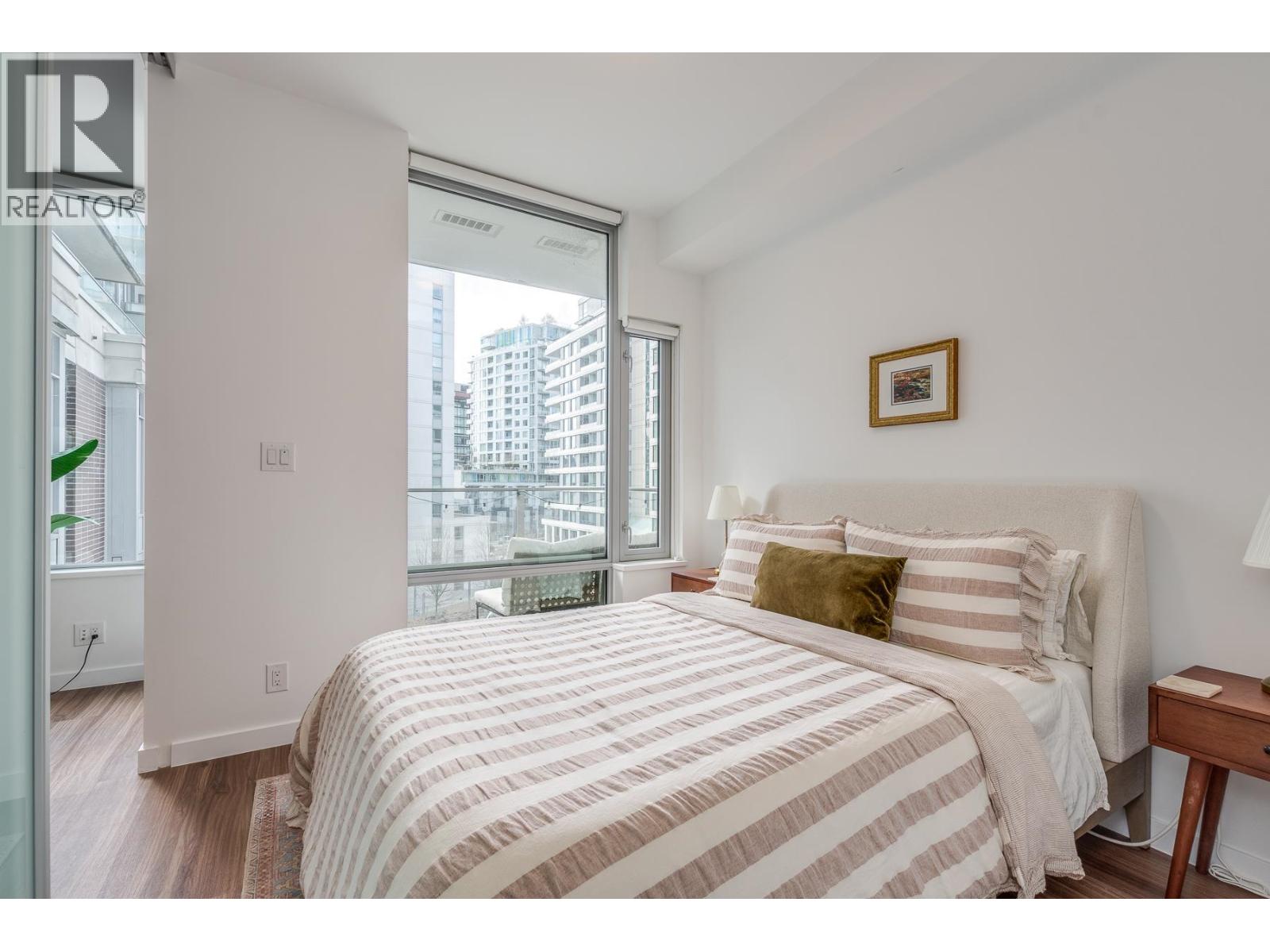Photo 6 of 516 1661 Quebec Street, Vancouver BC