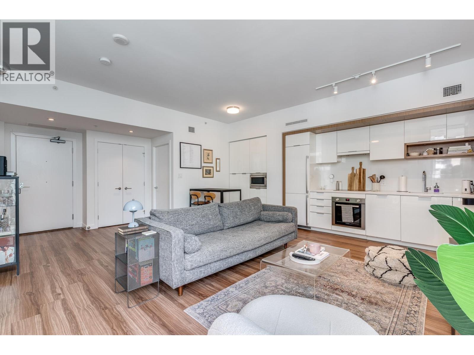 Photo 11 of 516 1661 Quebec Street, Vancouver BC