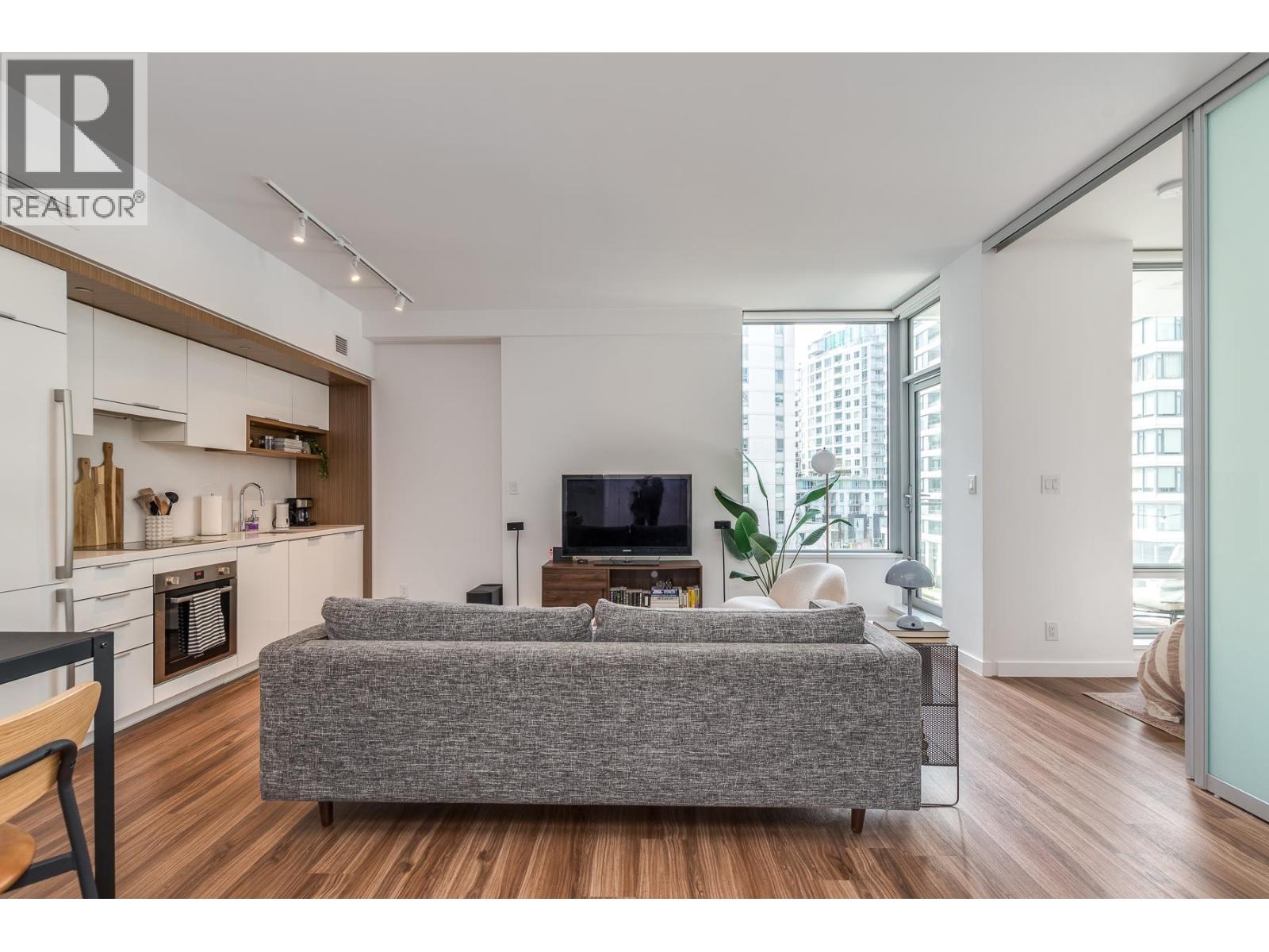 Photo 12 of 516 1661 Quebec Street, Vancouver BC