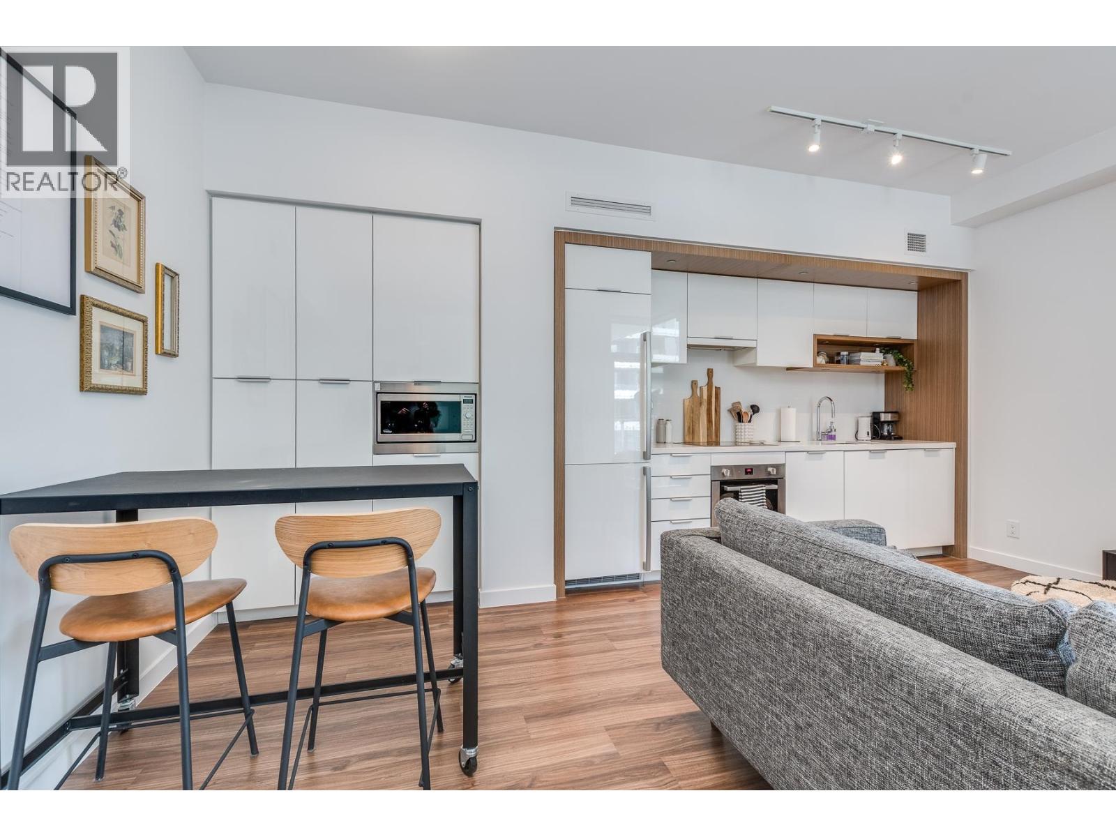 Photo 13 of 516 1661 Quebec Street, Vancouver BC