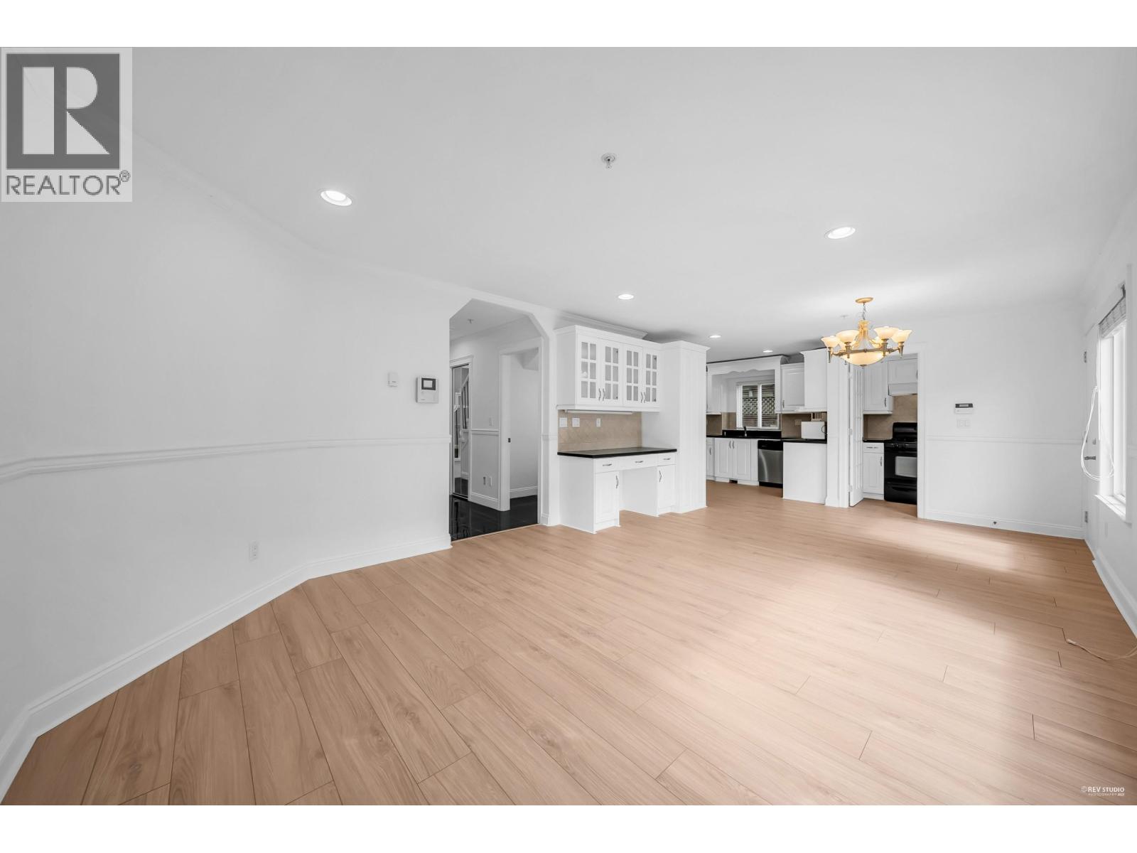 Photo 10 of 7938 Victoria Drive, Vancouver BC