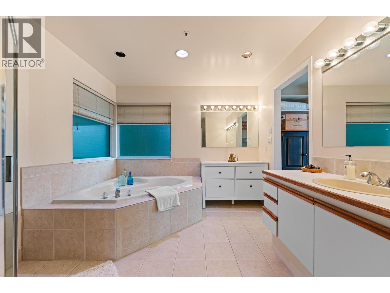 5834 EAGLE ISLAND, West Vancouver