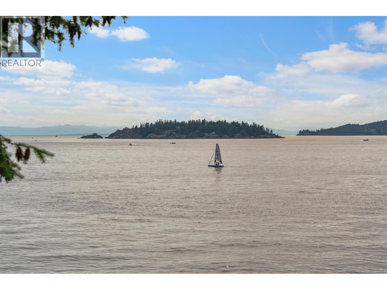 5834 EAGLE ISLAND, West Vancouver