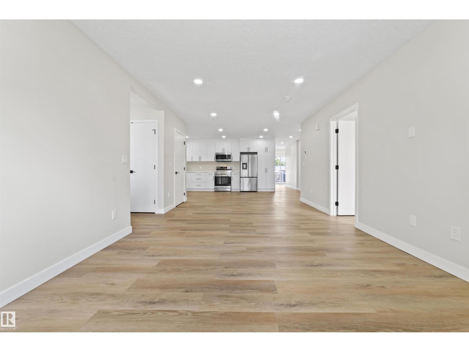 Photo 10 of 5032 55 Ave, Tofield AB