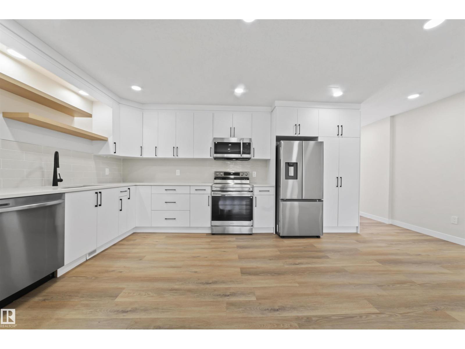 Photo 12 of 5032 55 Ave, Tofield AB