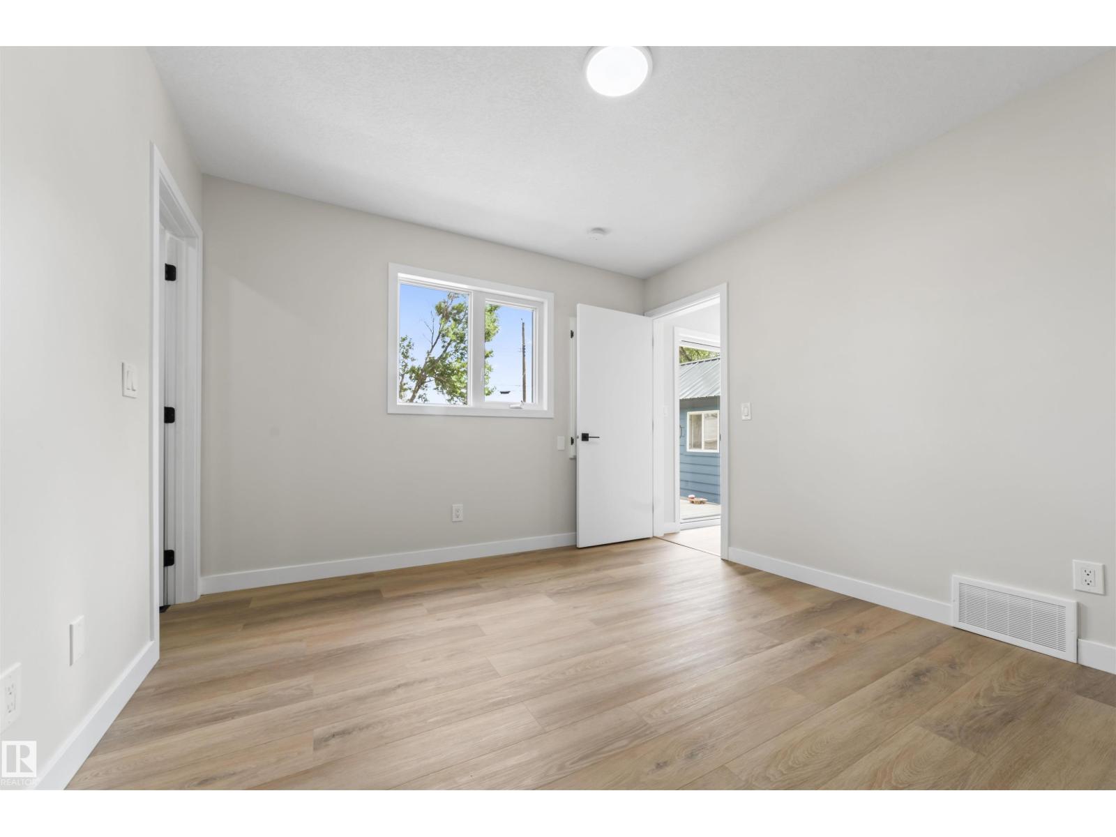 Photo 27 of 5032 55 Ave, Tofield AB