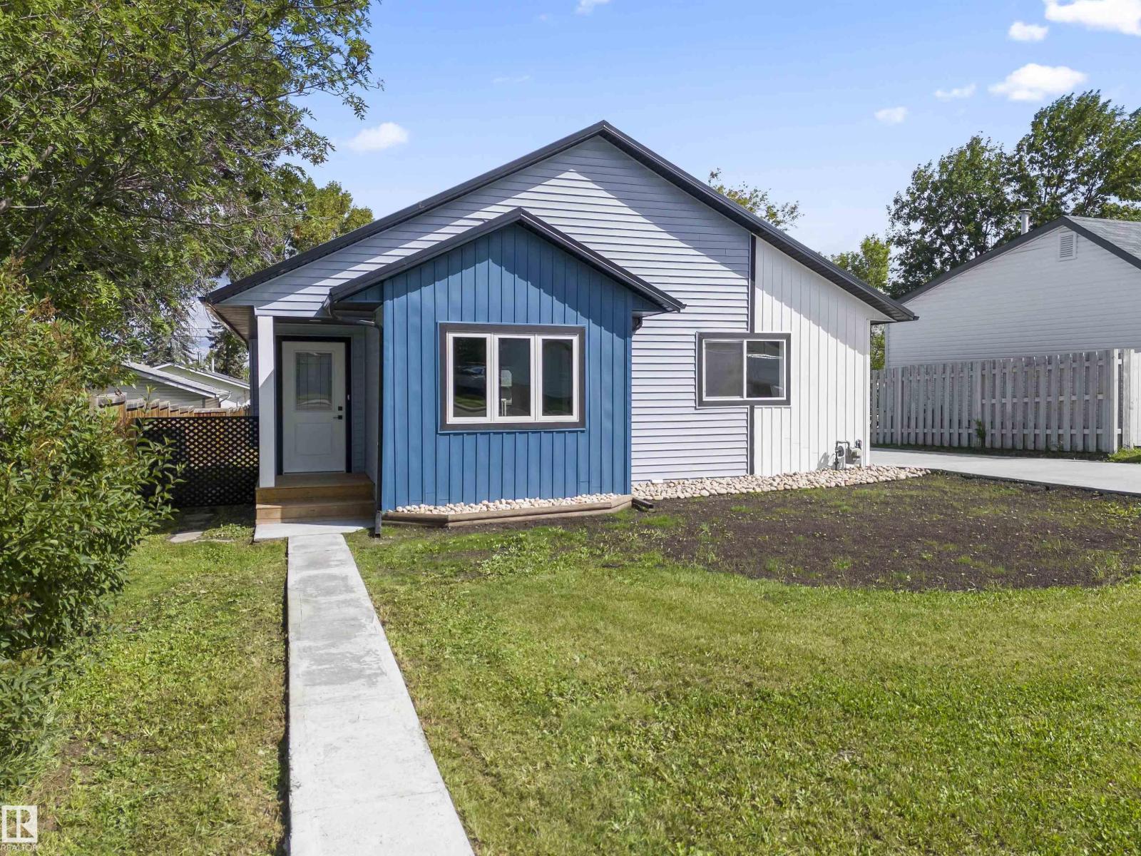 Photo 3 of 5032 55 Ave, Tofield AB