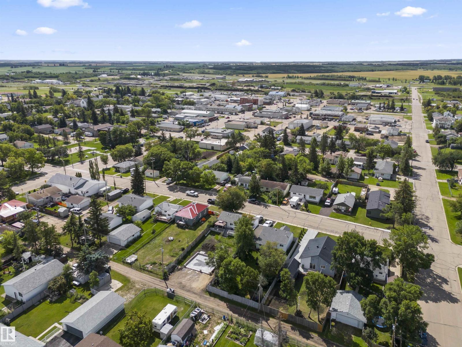 Photo 45 of 5032 55 Ave, Tofield AB