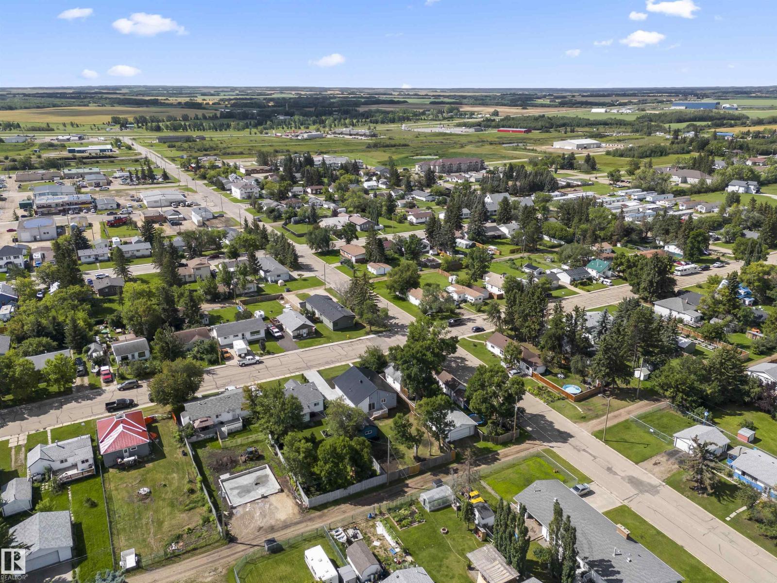 Photo 46 of 5032 55 Ave, Tofield AB