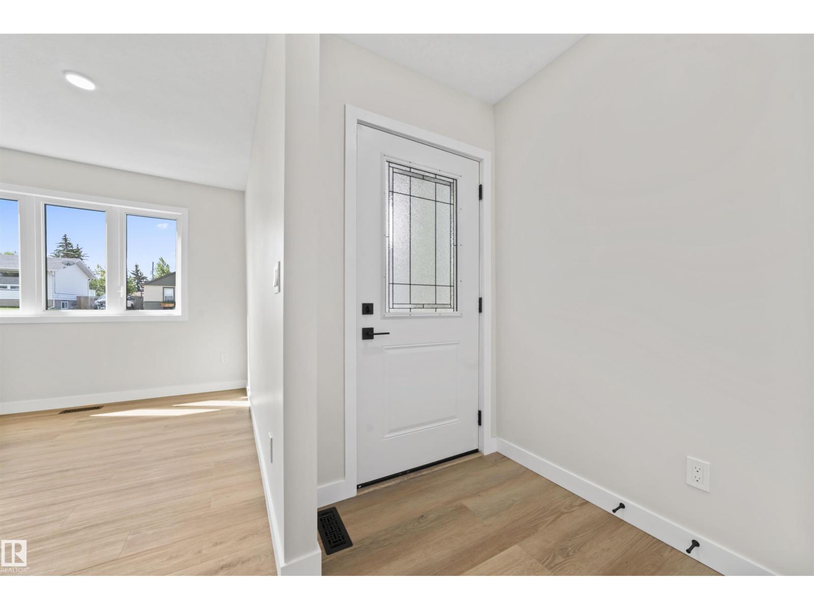 Photo 7 of 5032 55 Ave, Tofield AB
