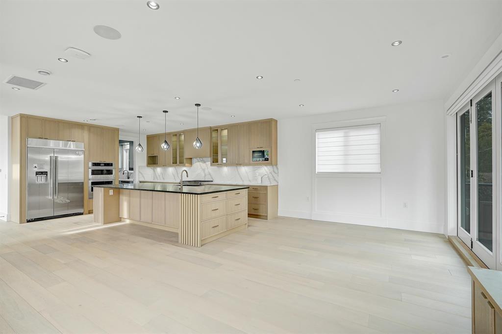 Photo 10 of 13915 Blackburn Avenue, White Rock BC
