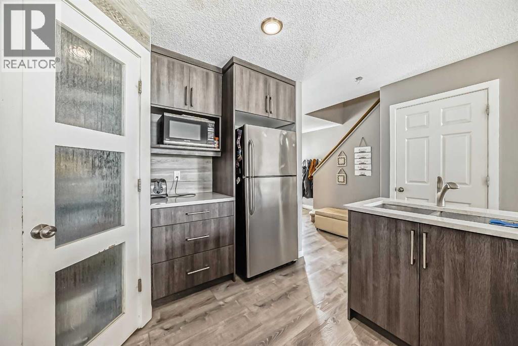 Single Family House for Sale in  Saratoga Close NE Monterey Park Calgary 