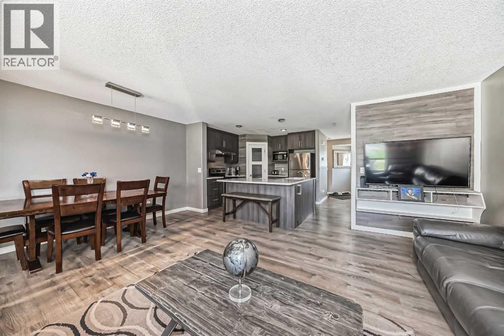 Single Family House for Sale in  Saratoga Close NE Monterey Park Calgary 