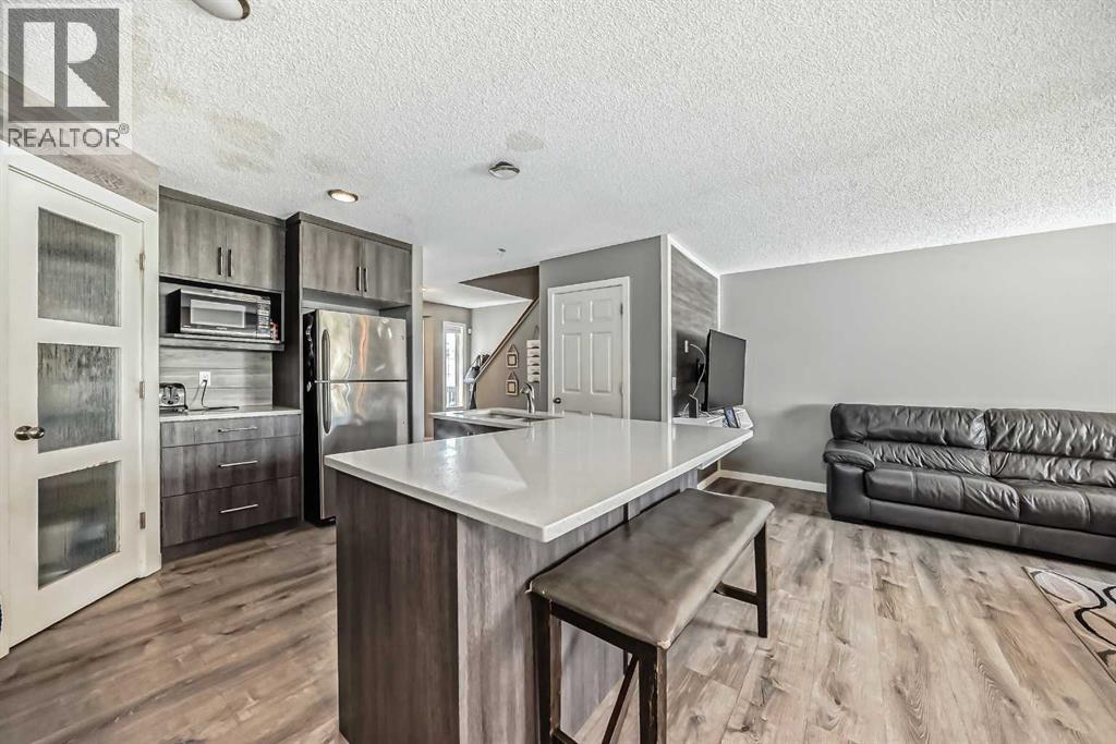 Single Family House for Sale in  Saratoga Close NE Monterey Park Calgary 