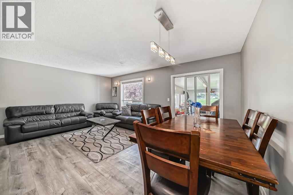 Single Family House for Sale in  Saratoga Close NE Monterey Park Calgary 
