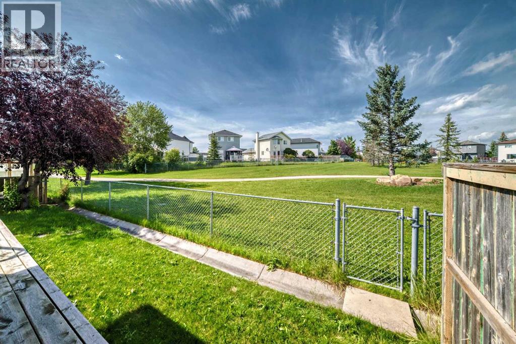Single Family House for Sale in  Saratoga Close NE Monterey Park Calgary 