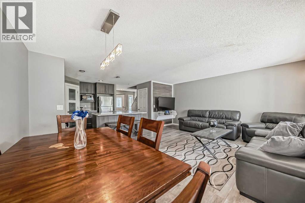 Single Family House for Sale in  Saratoga Close NE Monterey Park Calgary 