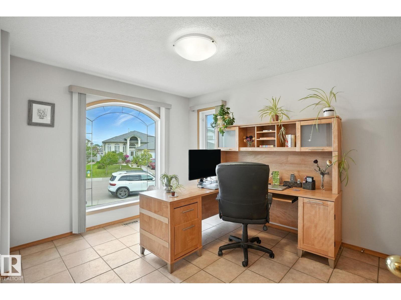 Photo 14 of 8027 161 A Av Nw, Edmonton AB