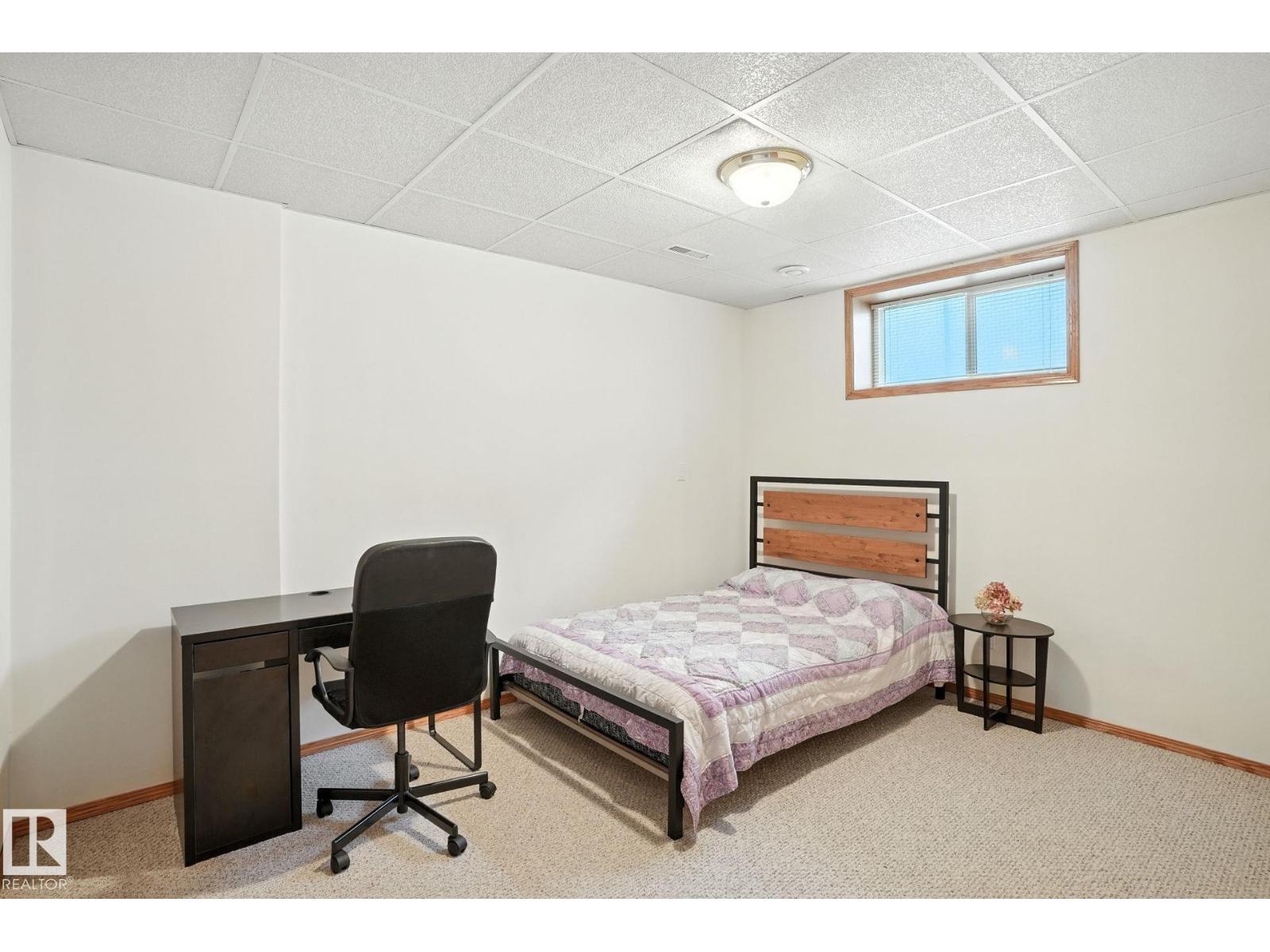 Photo 17 of 8027 161 A Av Nw, Edmonton AB