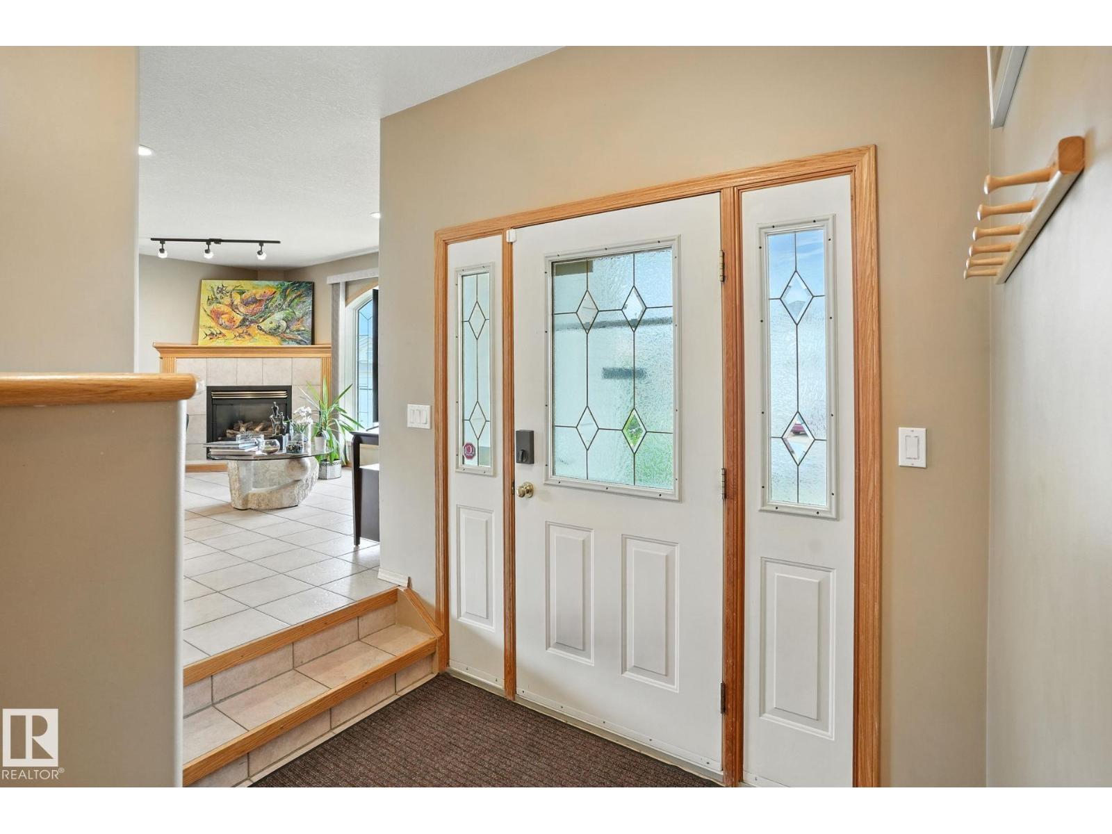Photo 3 of 8027 161 A Av Nw, Edmonton AB