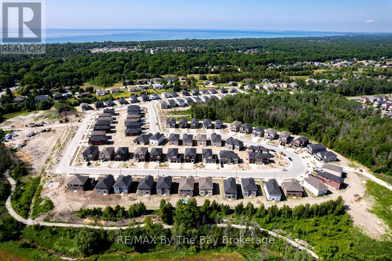 Photo 38 of 5 Misty Ridge Road, Wasaga Beach ON